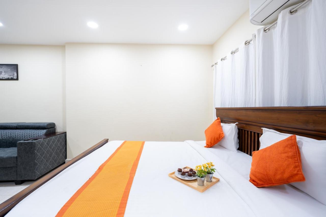 Voila At Nest Hotel Hyderabad Bagian luar foto