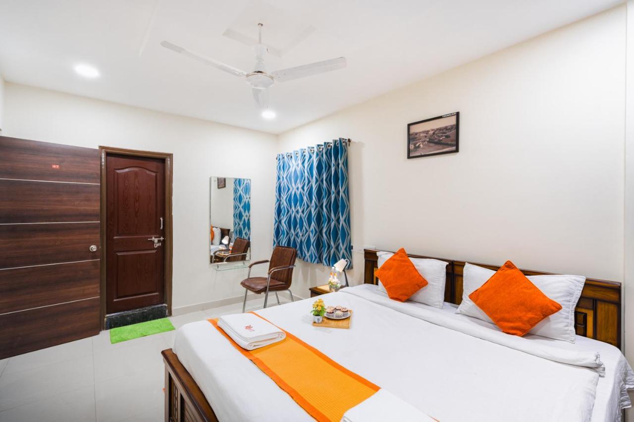 Voila At Nest Hotel Hyderabad Bagian luar foto