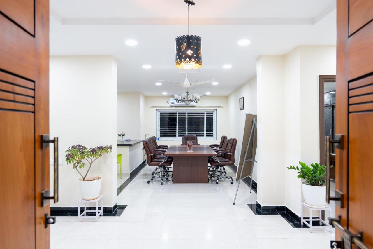 Voila At Nest Hotel Hyderabad Bagian luar foto