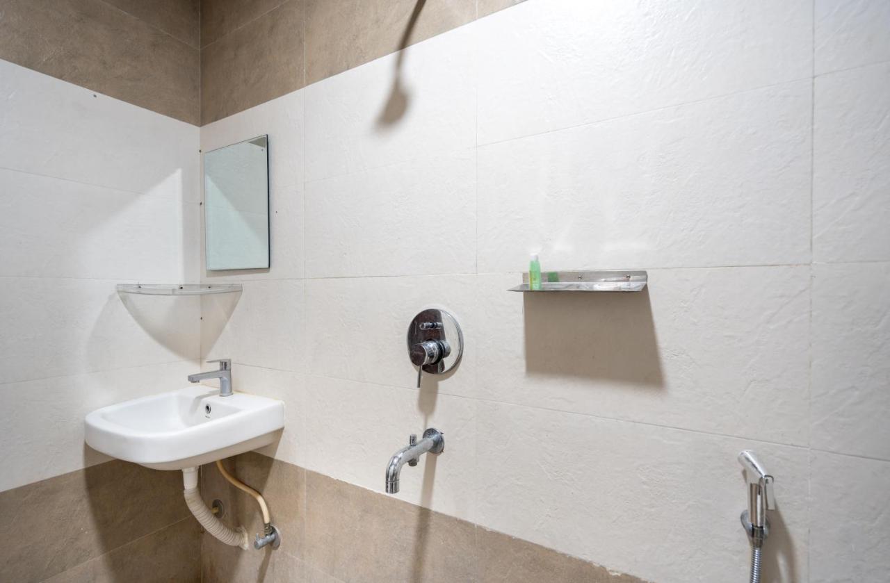 Voila At Nest Hotel Hyderabad Bagian luar foto