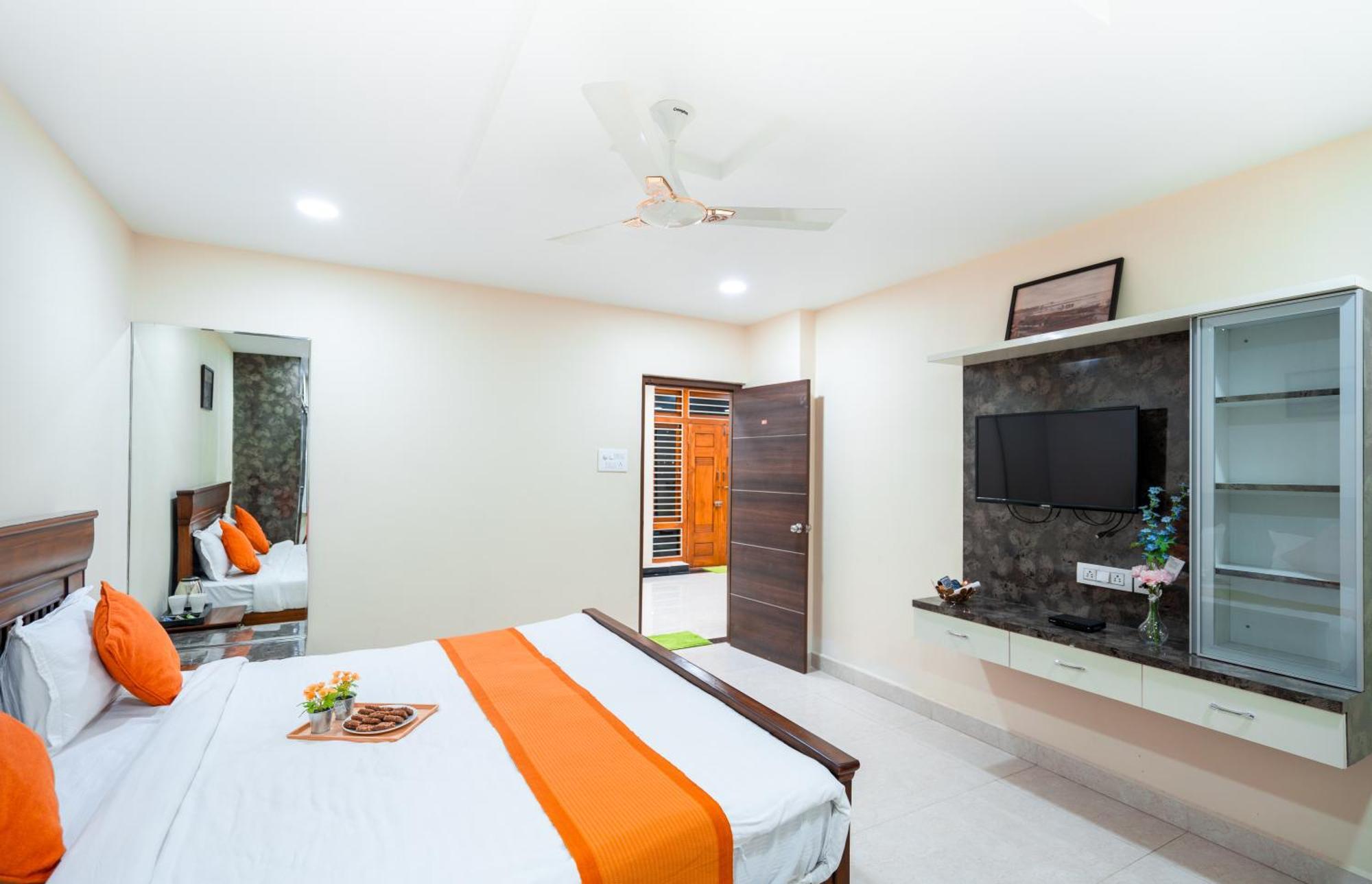 Voila At Nest Hotel Hyderabad Bagian luar foto